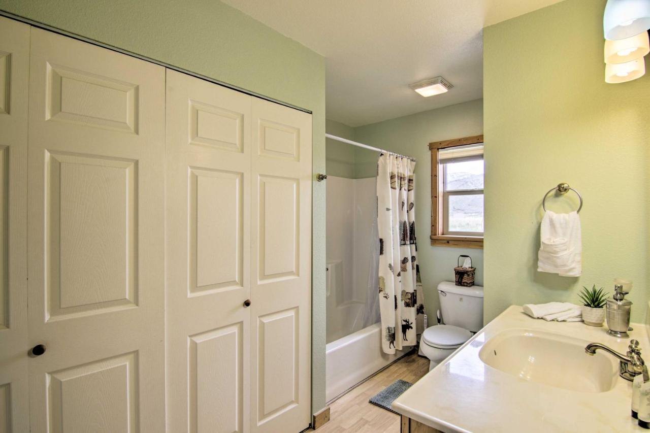Airy Emigrant Townhome With Sweeping Mtn Views! Exterior foto